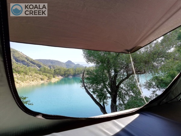 Koala Creek rooftoptent view on water